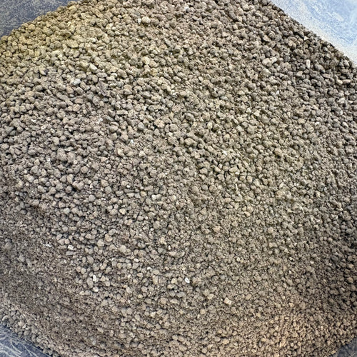 Akadama fines/dust for bonsai slab plantings.  Use as muck or as keto soil component for kokedama moss balls.